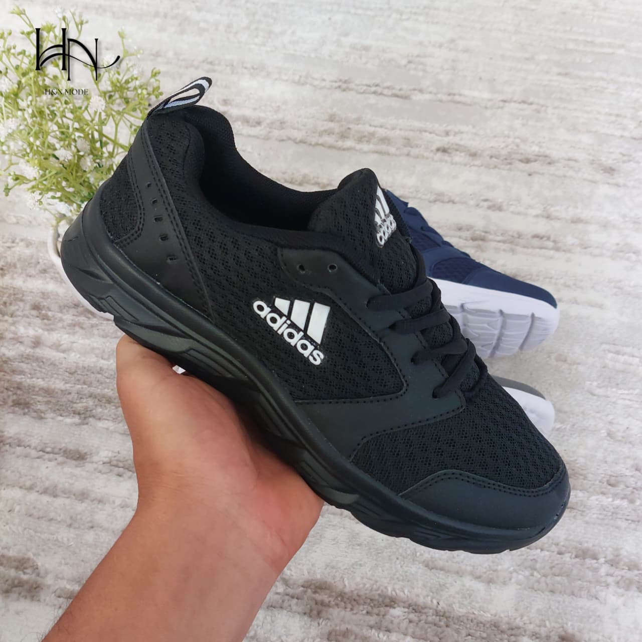 Chaussures de sport Adidas légères et résistantes